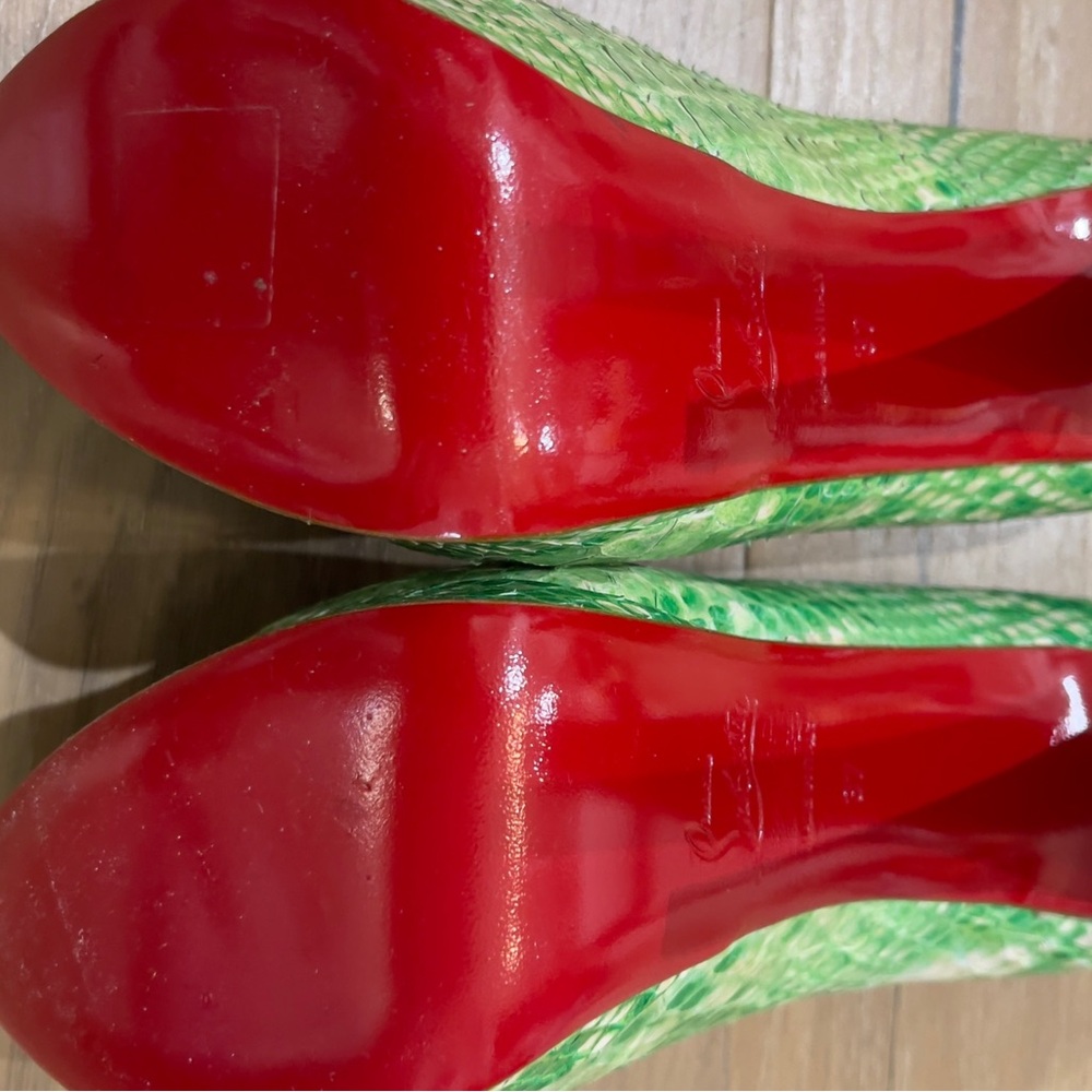 Christian Louboutin Green Snakeskin Peep-Toe Heels - Picture 5 of 5